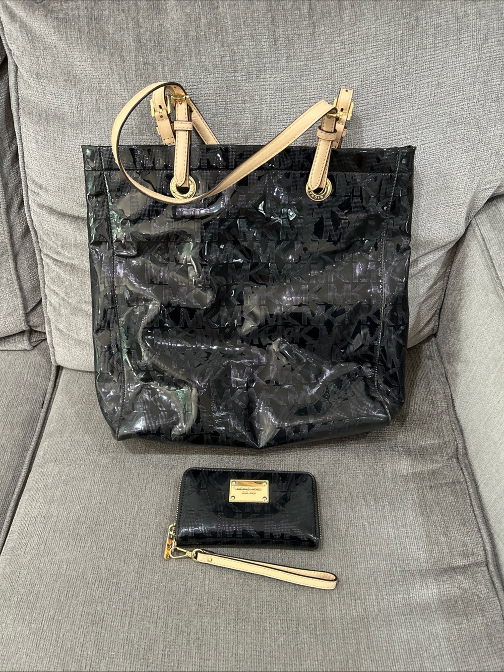 Michael Kors Jet Set Tote And Wallet Mirror Black Monogram Handbag